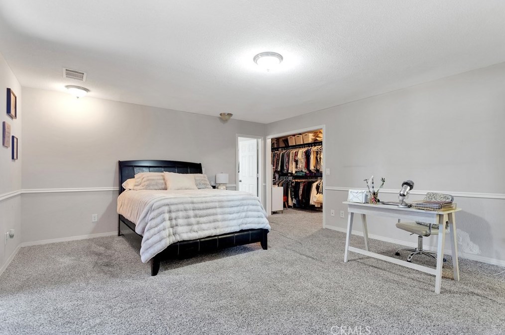 17350 Cochise St, Hesperia CA  92345-7282 exterior