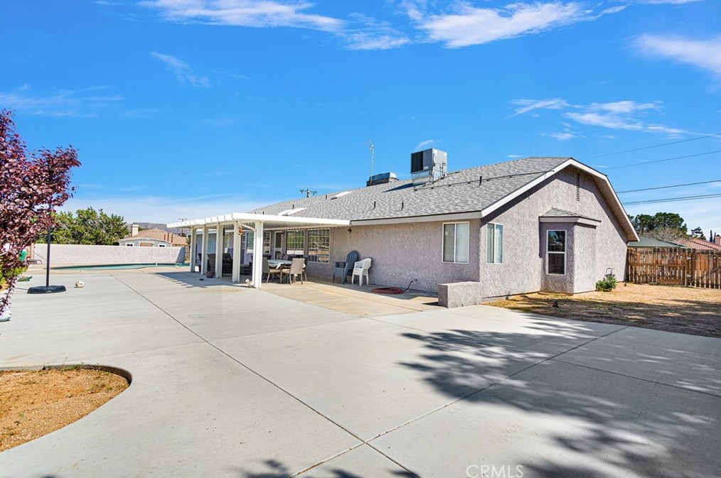 17350 Cochise St, Hesperia CA  92345-7282 exterior