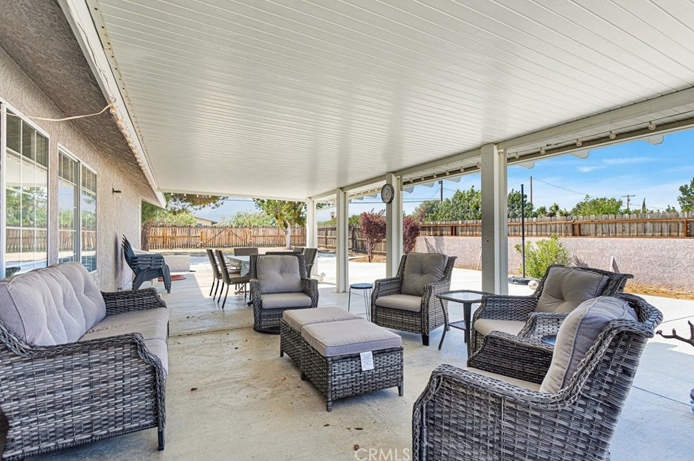 17350 Cochise St, Hesperia CA  92345-7282 exterior