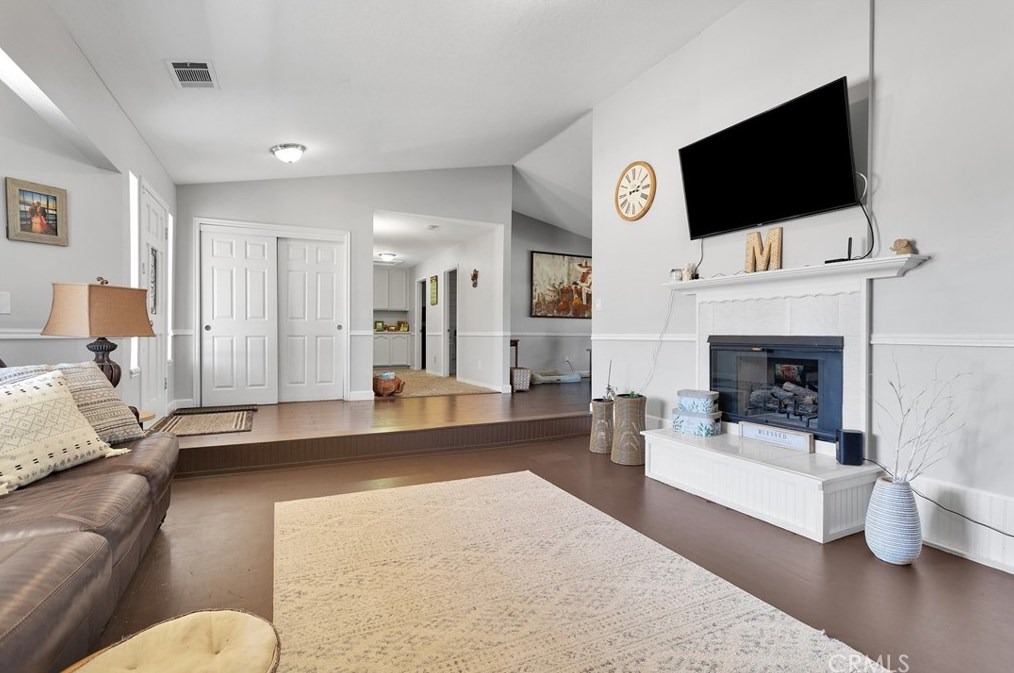 17350 Cochise St, Hesperia CA  92345-7282 exterior