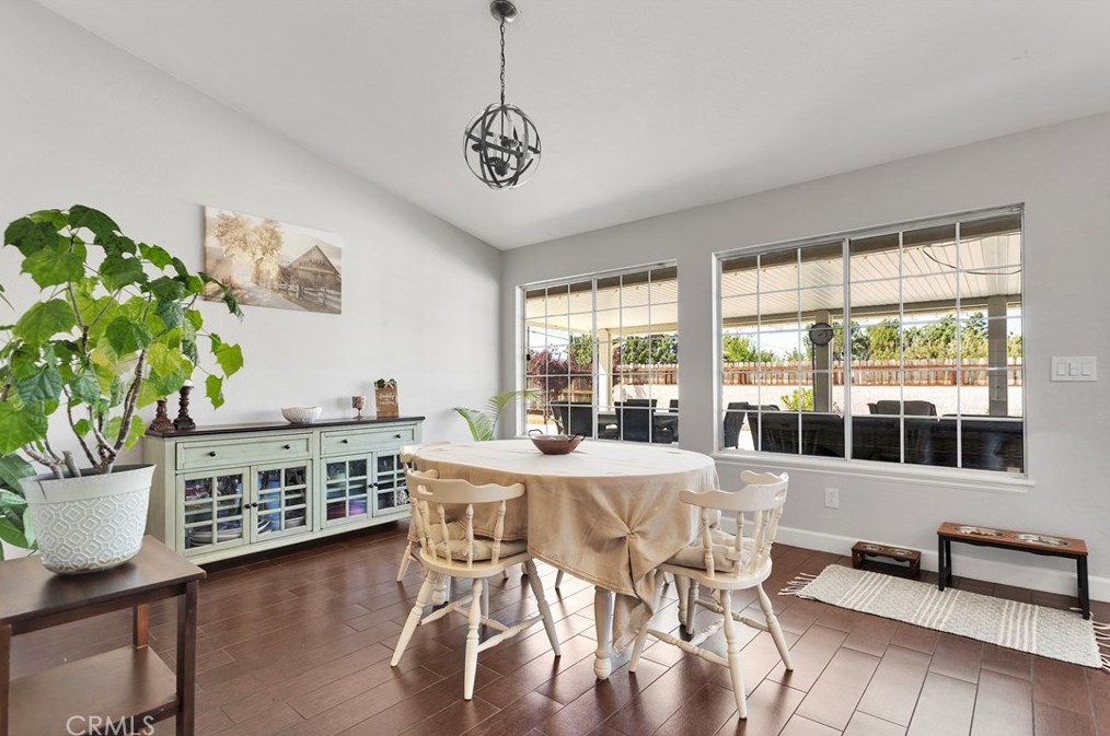 17350 Cochise St, Hesperia CA  92345-7282 exterior