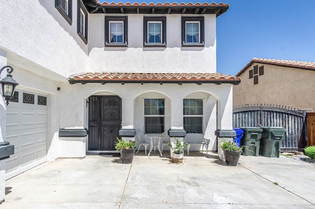 12664 Shorewood Ln, Victorville, CA 92392-0519