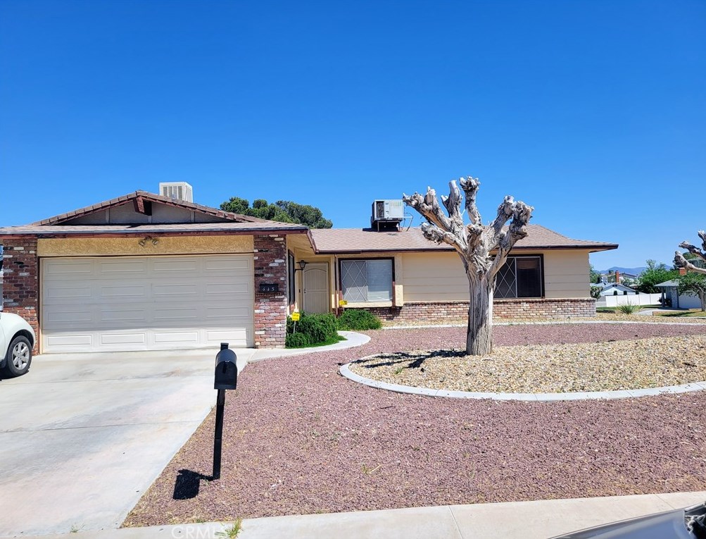 445 Fenmore Dr, Barstow, CA 92311-5414
