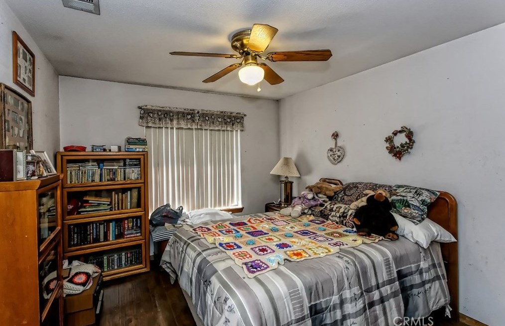 18678 Main St, Hesperia CA  92345-6434 exterior