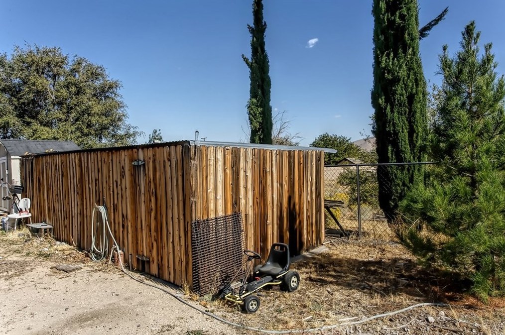 18678 Main St, Hesperia CA  92345-6434 exterior