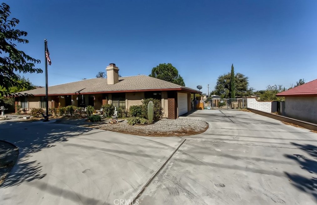 18678 Main St, Hesperia CA  92345-6434 exterior