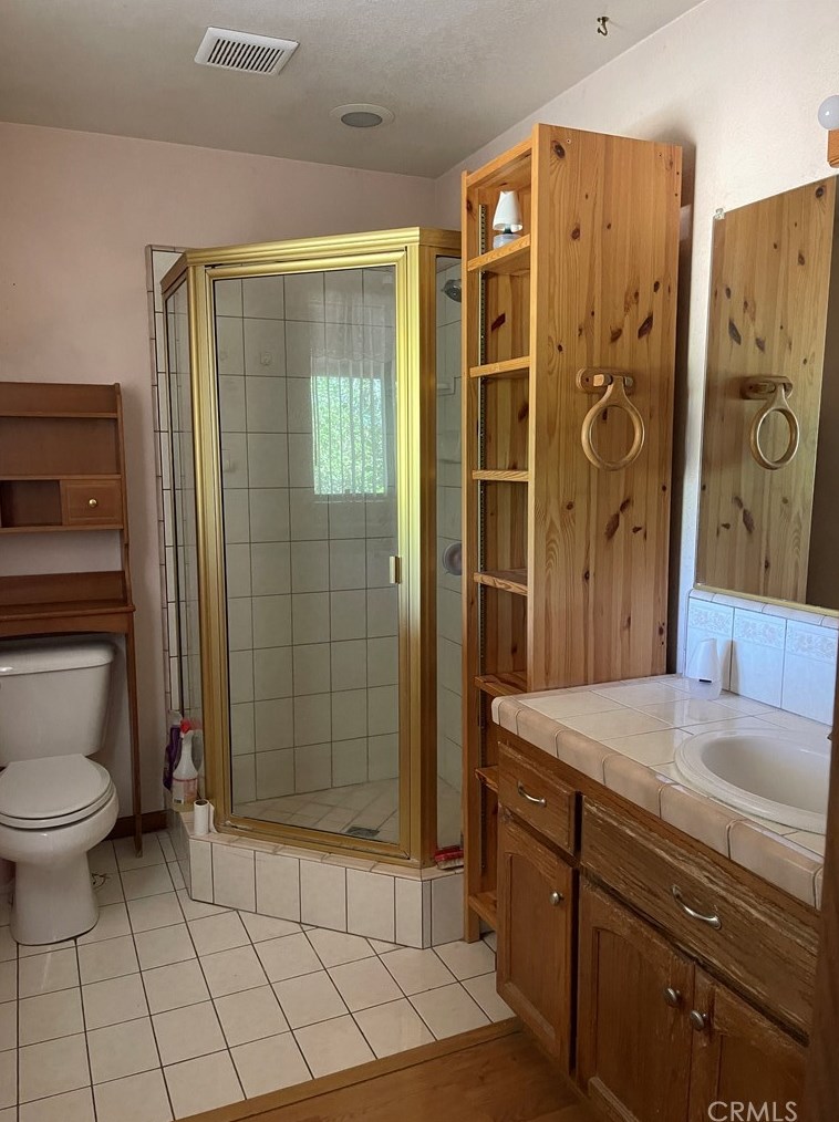 18678 Main St, Hesperia CA  92345-6434 exterior