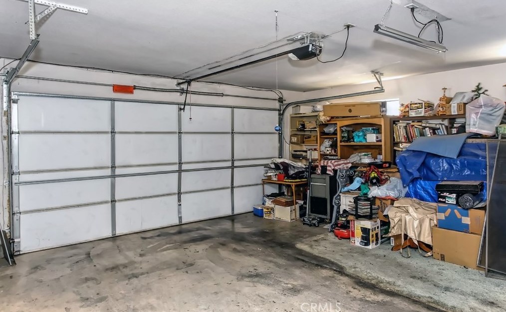 18678 Main St, Hesperia CA  92345-6434 exterior