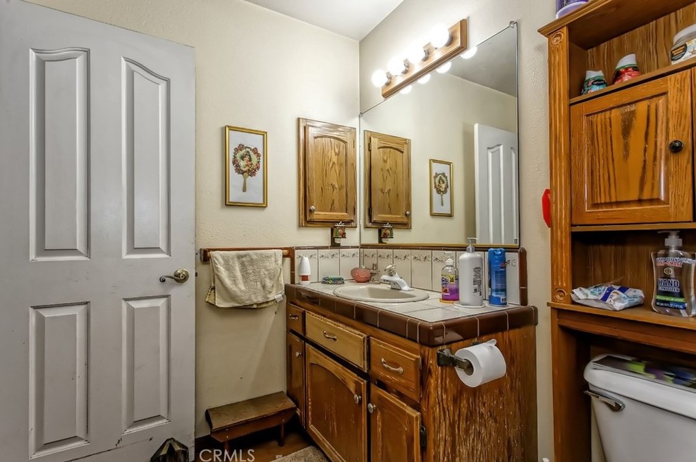 18678 Main St, Hesperia CA  92345-6434 exterior