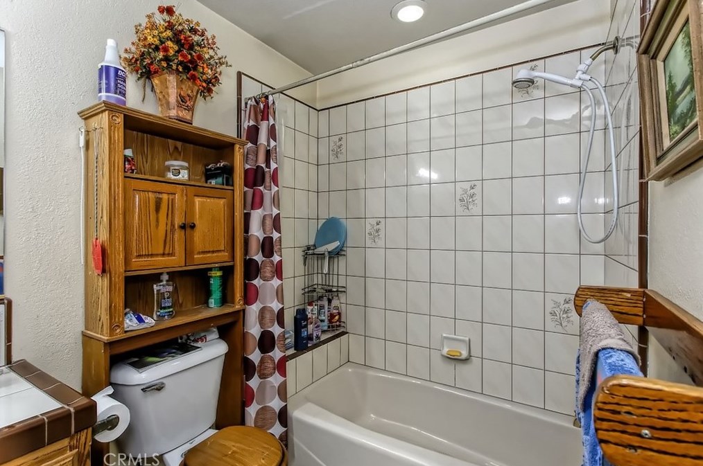 18678 Main St, Hesperia CA  92345-6434 exterior