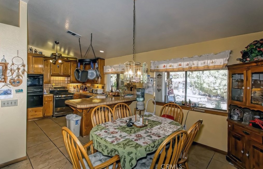 18678 Main St, Hesperia CA  92345-6434 exterior