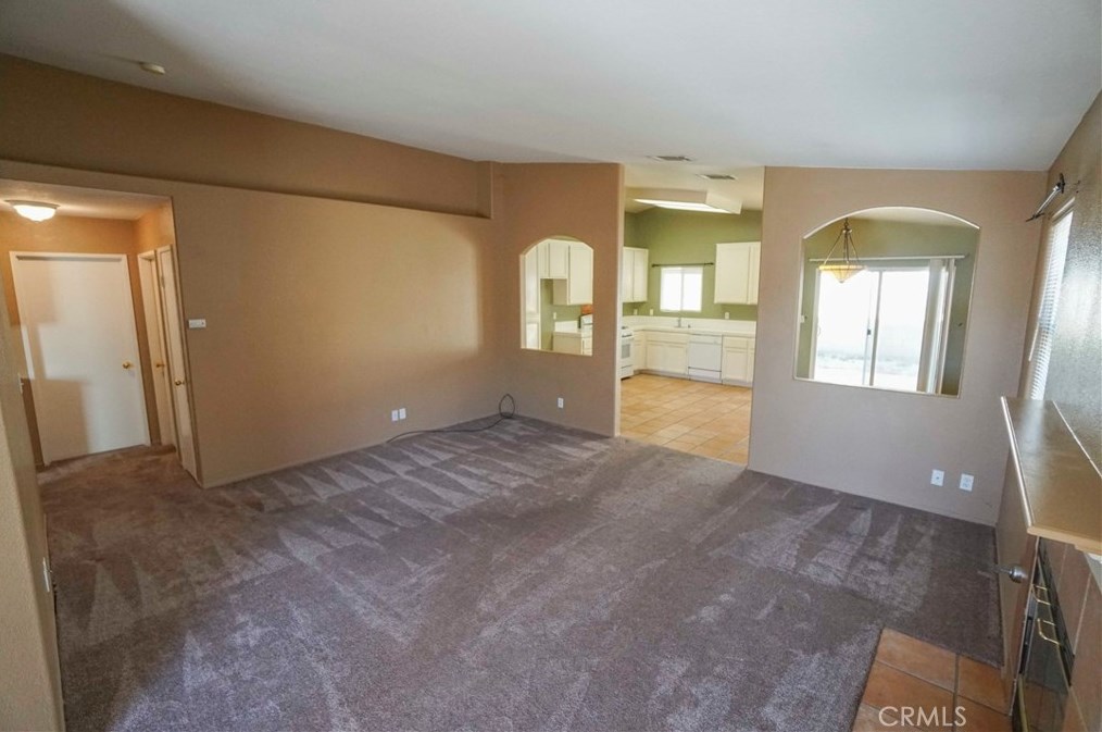 12691 Appian Ave, Victorville, CA 92395-8545