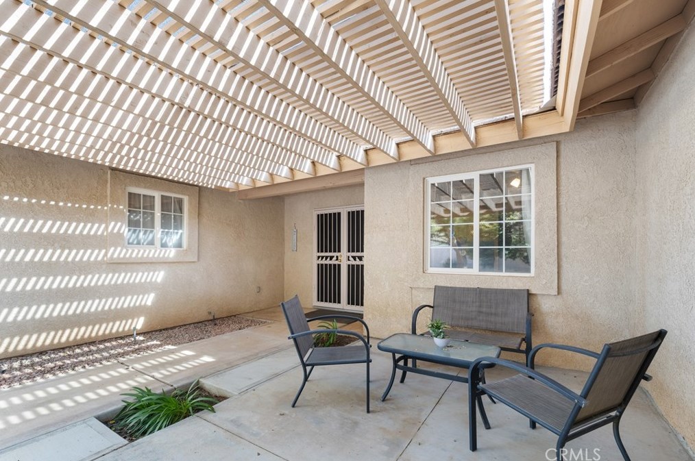 20301 Pima Rd, Apple Valley, CA 92308