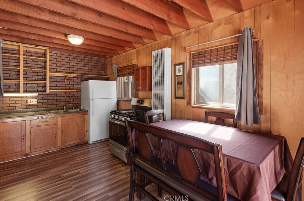 2086 Ln, Big Bear City CA  92314-9540 exterior