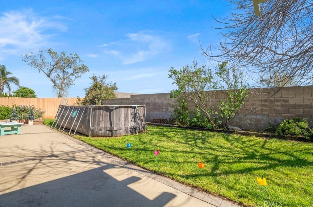 2865 Rancho Vista Dr, Rialto CA  exterior