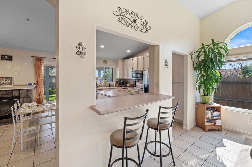 2865 Rancho Vista Dr, Rialto CA  exterior