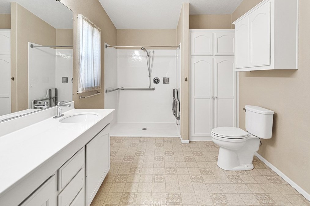 13393 Mariposa Rd, Victorville CA  92395-5309 exterior