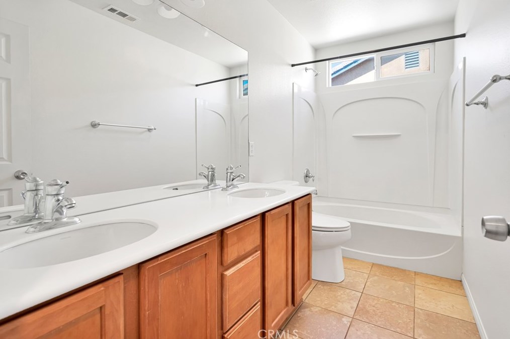 16683 Desert Star St, Victorville CA  92394-1466 exterior