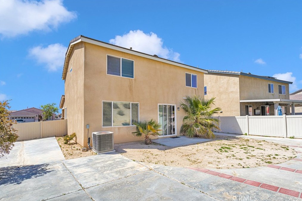 16683 Desert Star St, Victorville CA  92394-1466 exterior