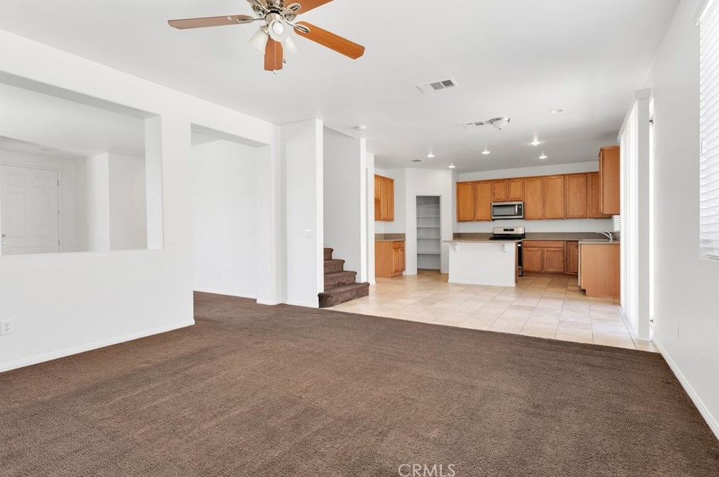 16683 Desert Star St, Victorville CA  92394-1466 exterior