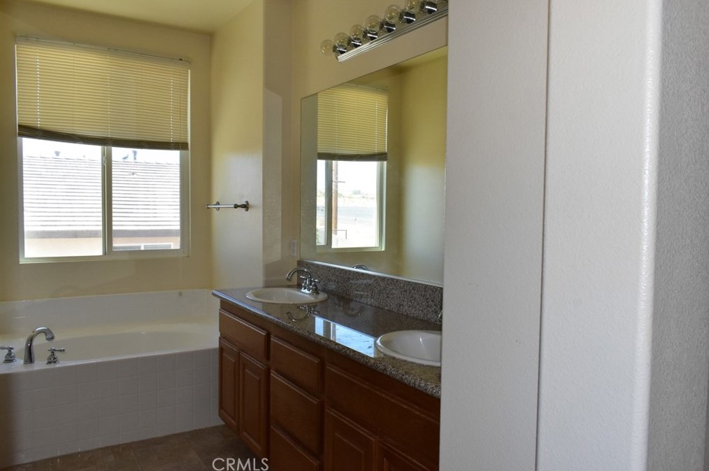 2271 Diamond Ave, Barstow CA  92311-4776 exterior