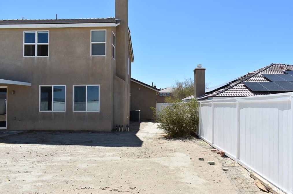 2271 Diamond Ave, Barstow CA  92311-4776 exterior