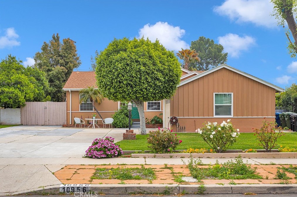 10956 Gloria Ave, San Fernando, CA 91344