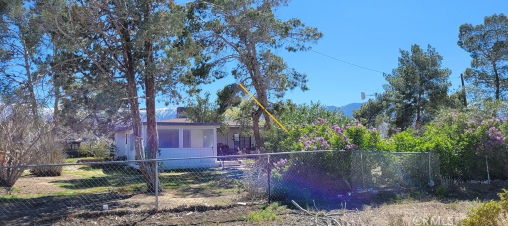 31979 Foothill Rd, Lucerne Valley, CA 92356