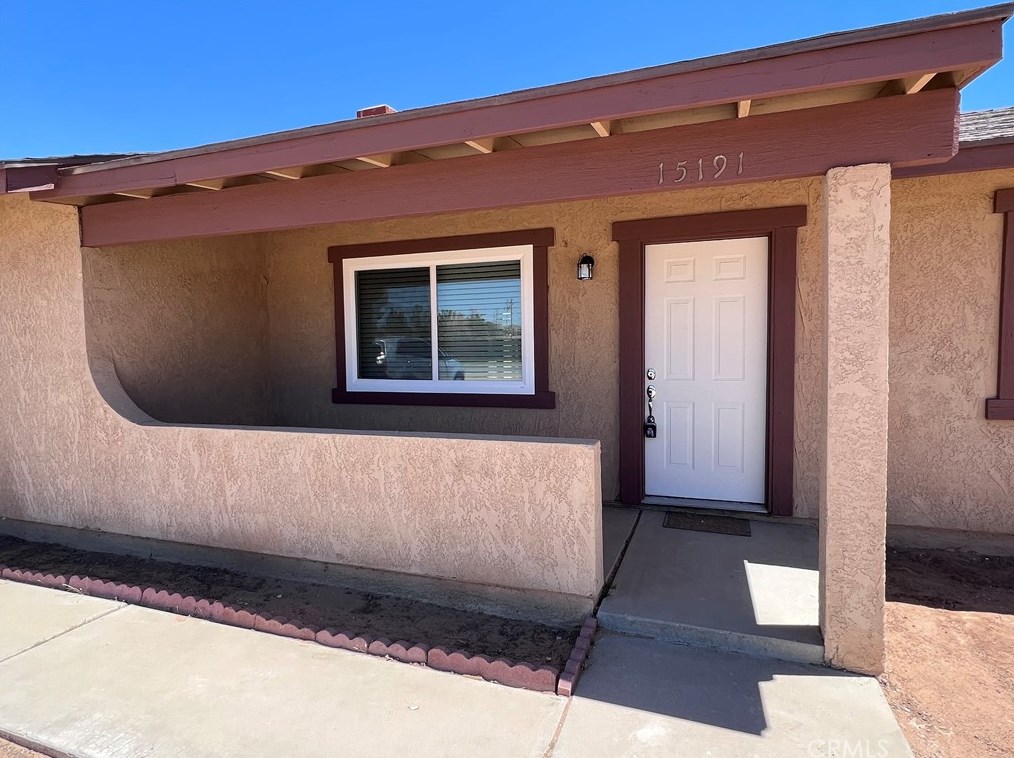 15191 Navajo Rd, Apple Valley, CA 92307-3615