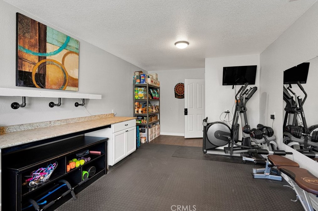 24575 Pala Ln, Apple Valley CA  92307-2021 exterior
