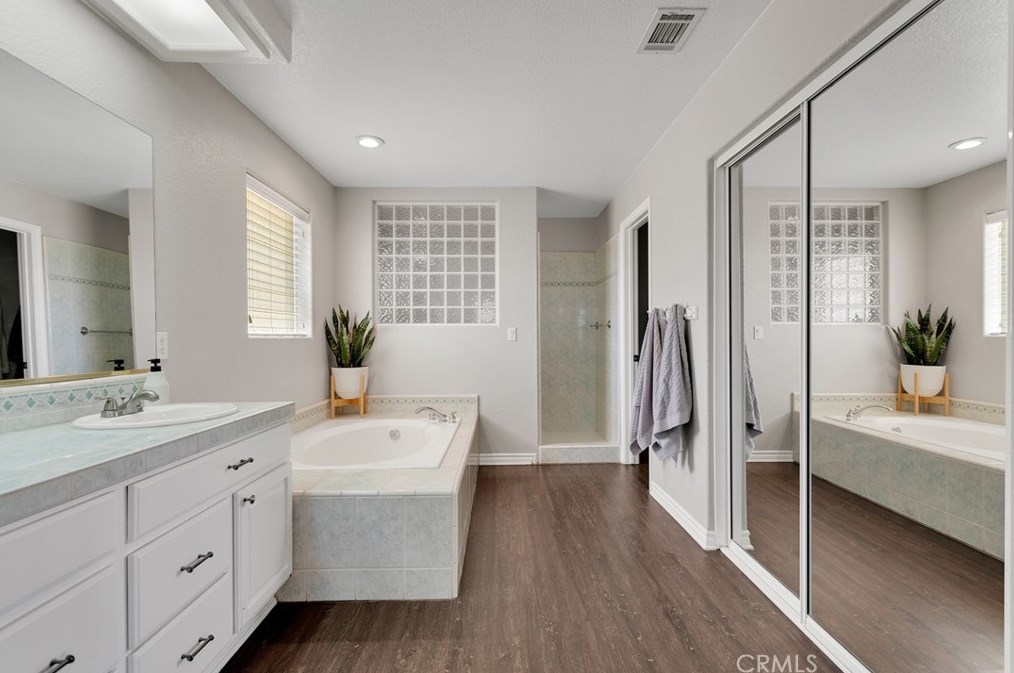 24575 Pala Ln, Apple Valley CA  92307-2021 exterior