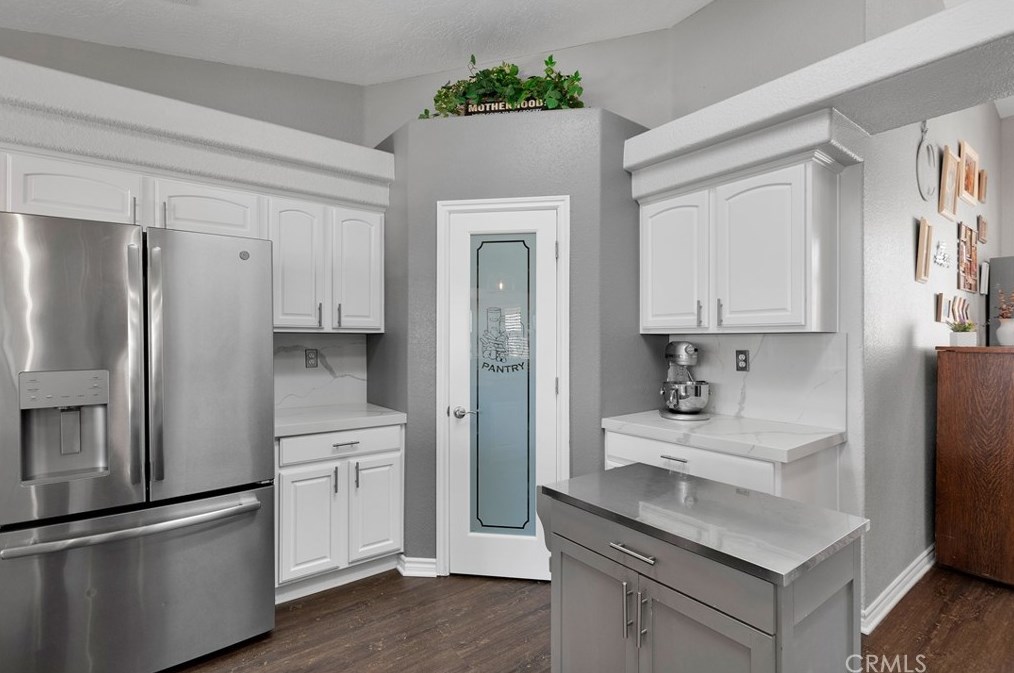 24575 Pala Ln, Apple Valley CA  92307-2021 exterior