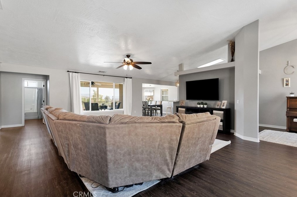 24575 Pala Ln, Apple Valley CA  92307-2021 exterior