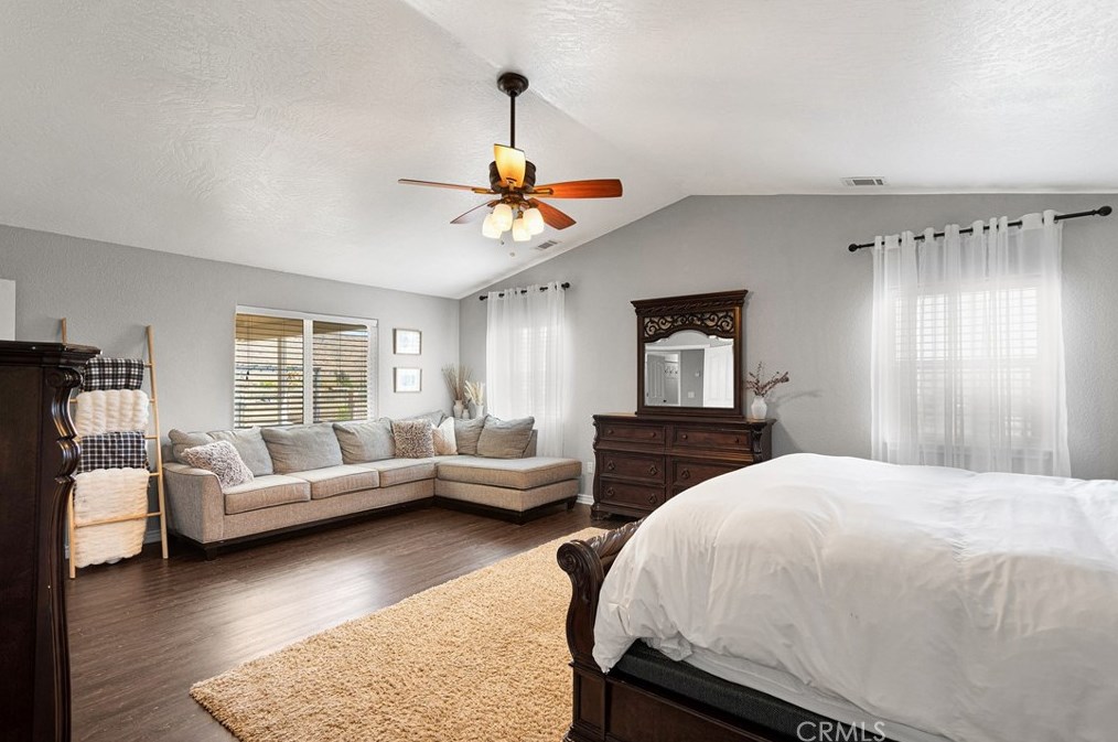 24575 Pala Ln, Apple Valley CA  92307-2021 exterior