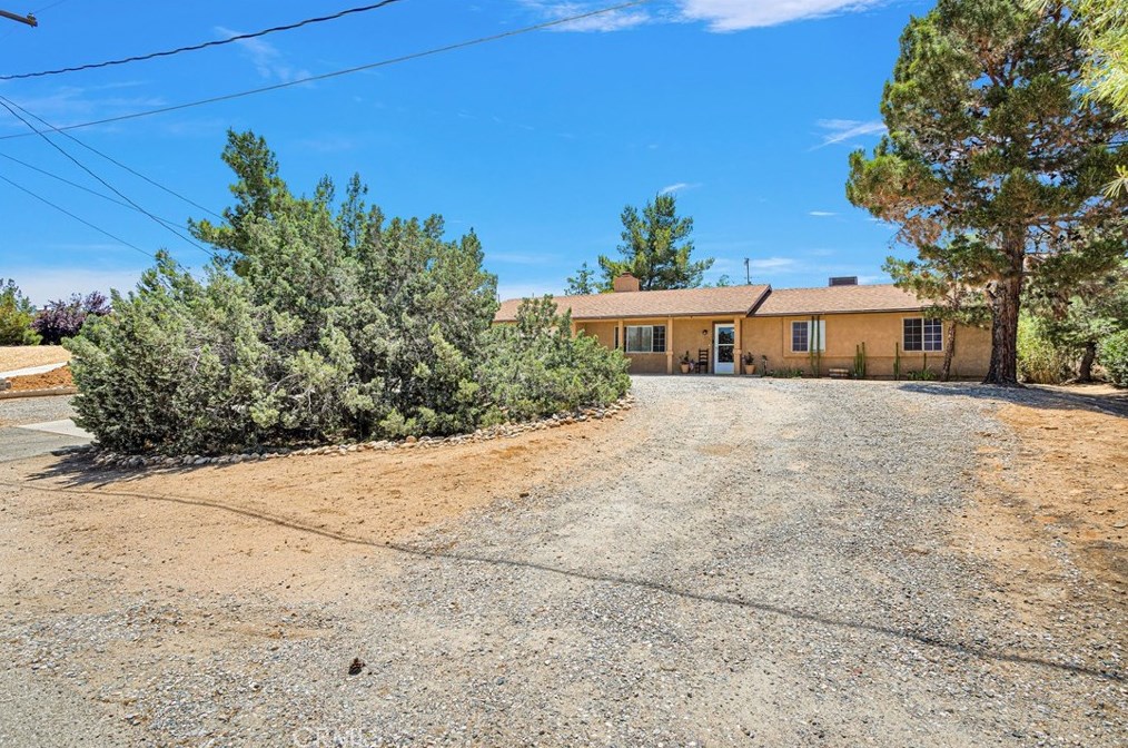 8032 Lassen Ave, Hesperia, CA 92345-7525