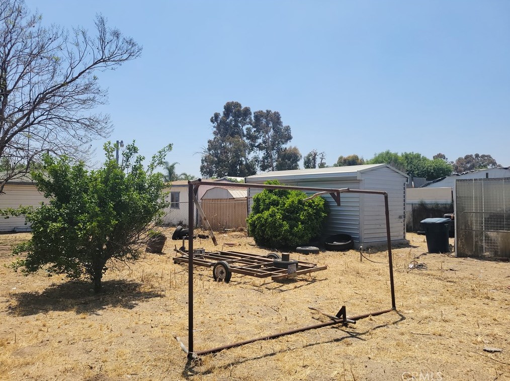 2420 Kern St, San Bernardino CA  92407-6112 exterior