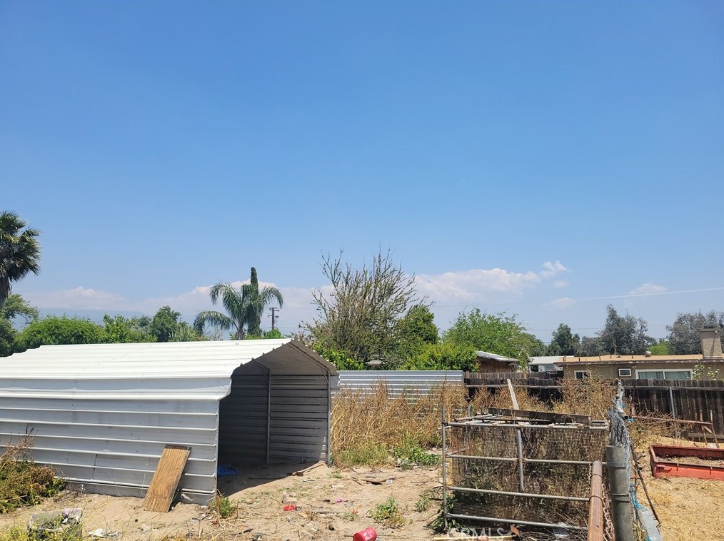 2420 Kern St, San Bernardino CA  92407-6112 exterior