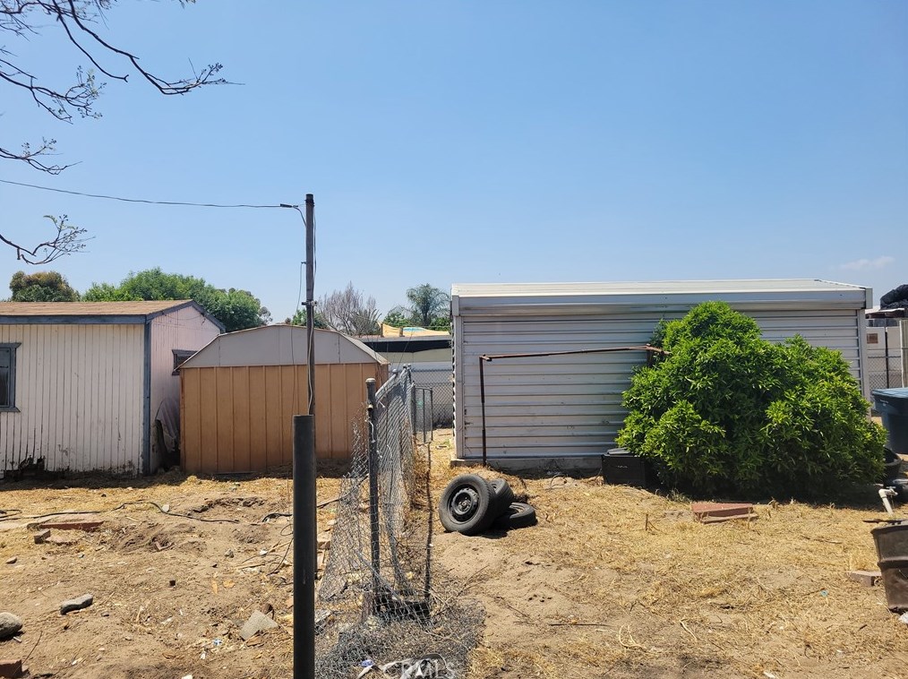 2420 Kern St, San Bernardino CA  92407-6112 exterior