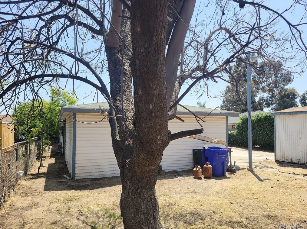 2420 Kern St, San Bernardino CA  92407-6112 exterior