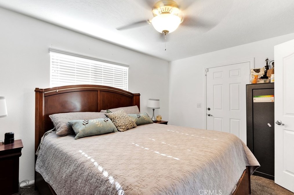 22784 Lone Eagle Rd, Apple Valley CA  92308-7409 exterior