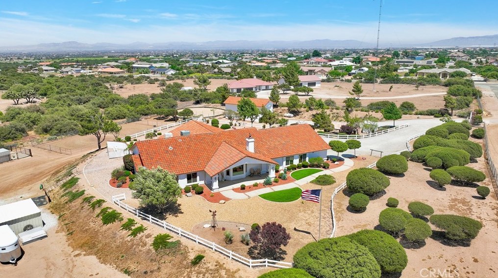 9222 Rattlesnake Rd, Phelan, CA 92371-6201