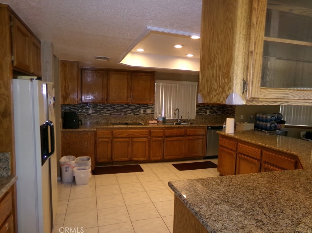 13890 Pamlico Rd, Apple Valley, CA 92307-5400