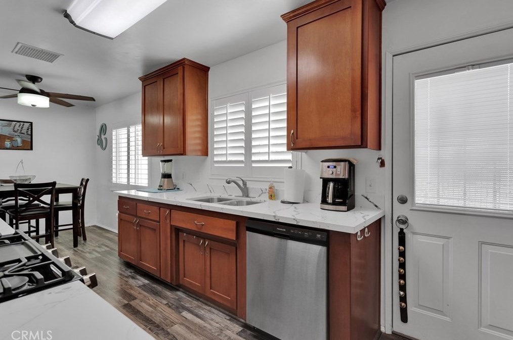 15382 Apple Vly Rd, Apple Valley CA 92307-4563 exterior