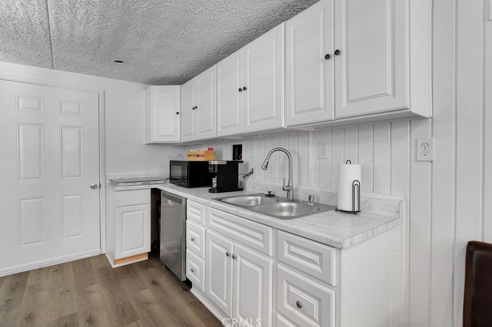 15382 Apple Vly Rd, Apple Valley CA 92307-4563 exterior