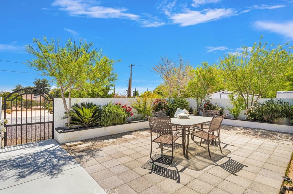 15382 Apple Vly Rd, Apple Valley CA 92307-4563 exterior