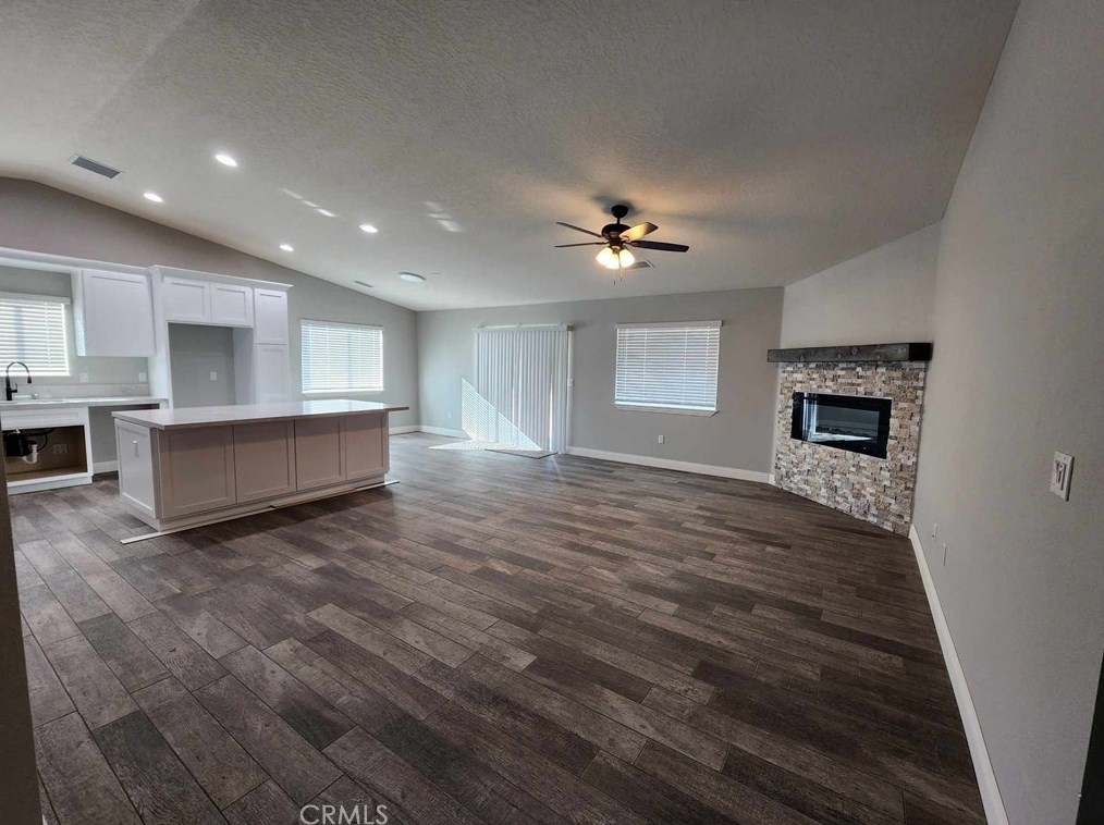 21415 Kenora Ct, Apple Valley, CA 92308-7271