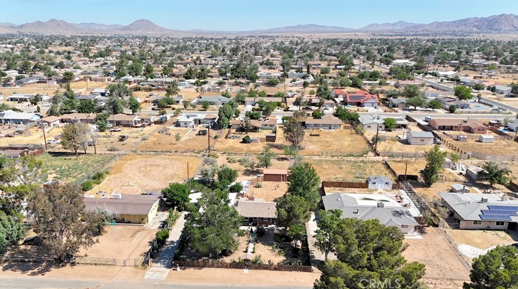 21910 Cherokee Ave, Apple Valley, CA 92307-7325