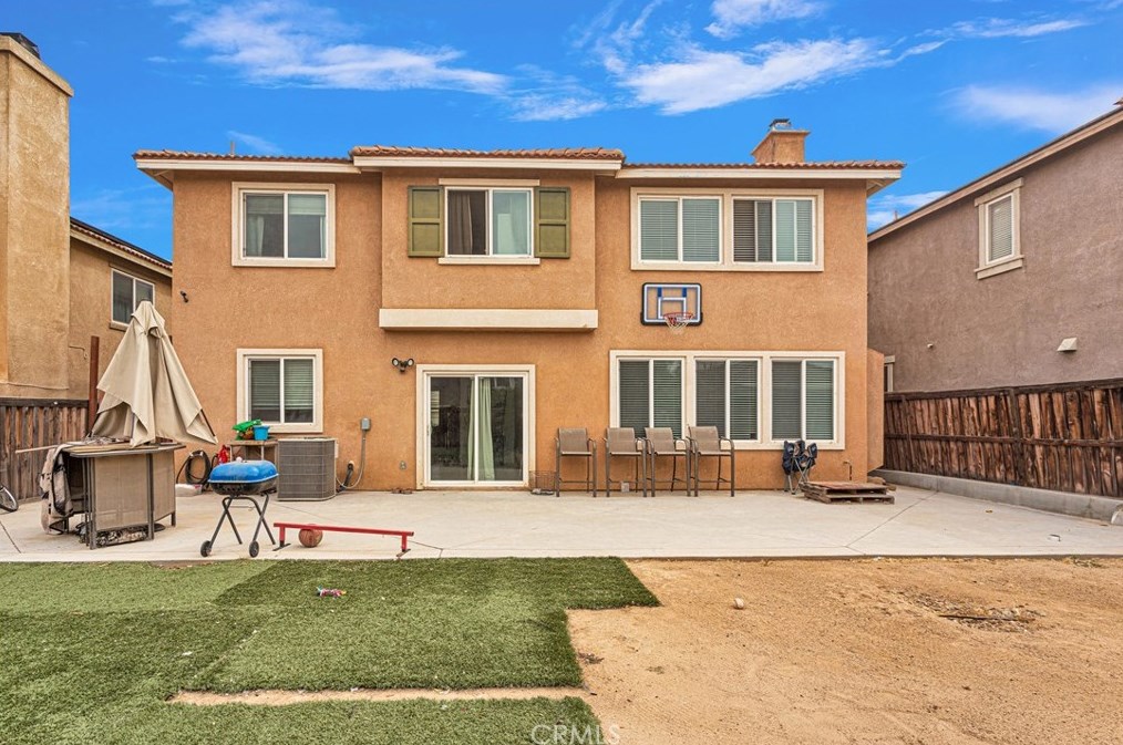 12932 Susanville St, Hesperia CA  92344-5532 exterior