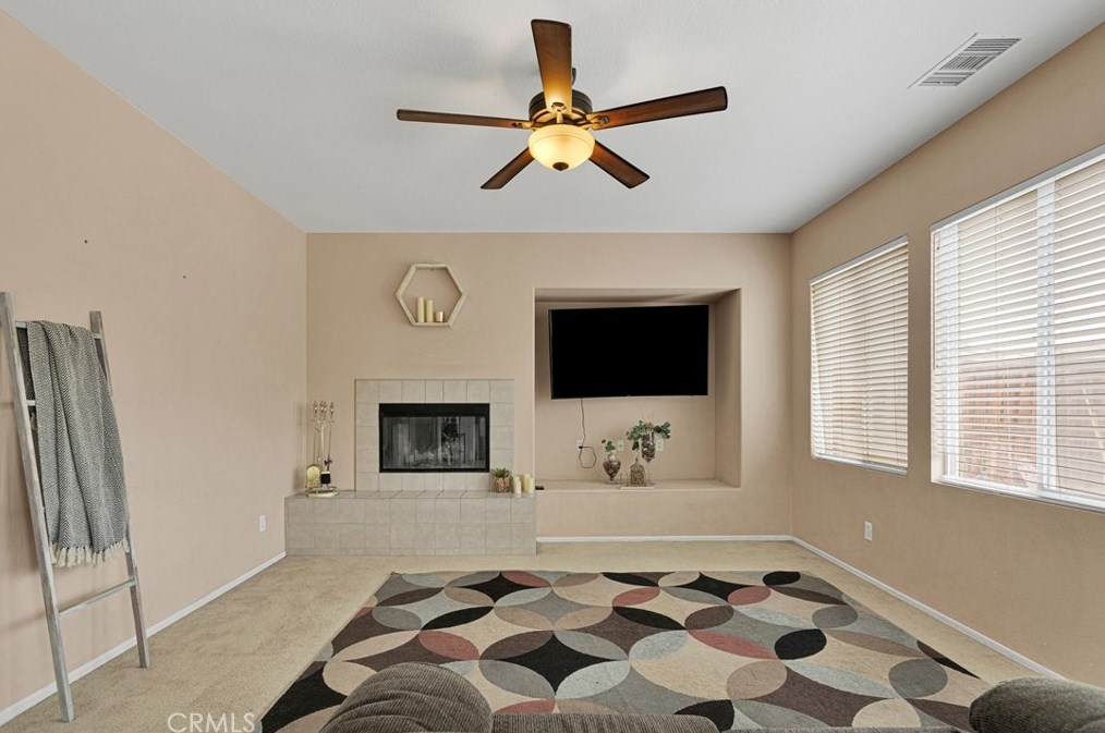 12932 Susanville St, Hesperia CA  92344-5532 exterior