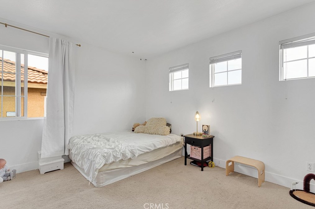 12932 Susanville St, Hesperia CA  92344-5532 exterior